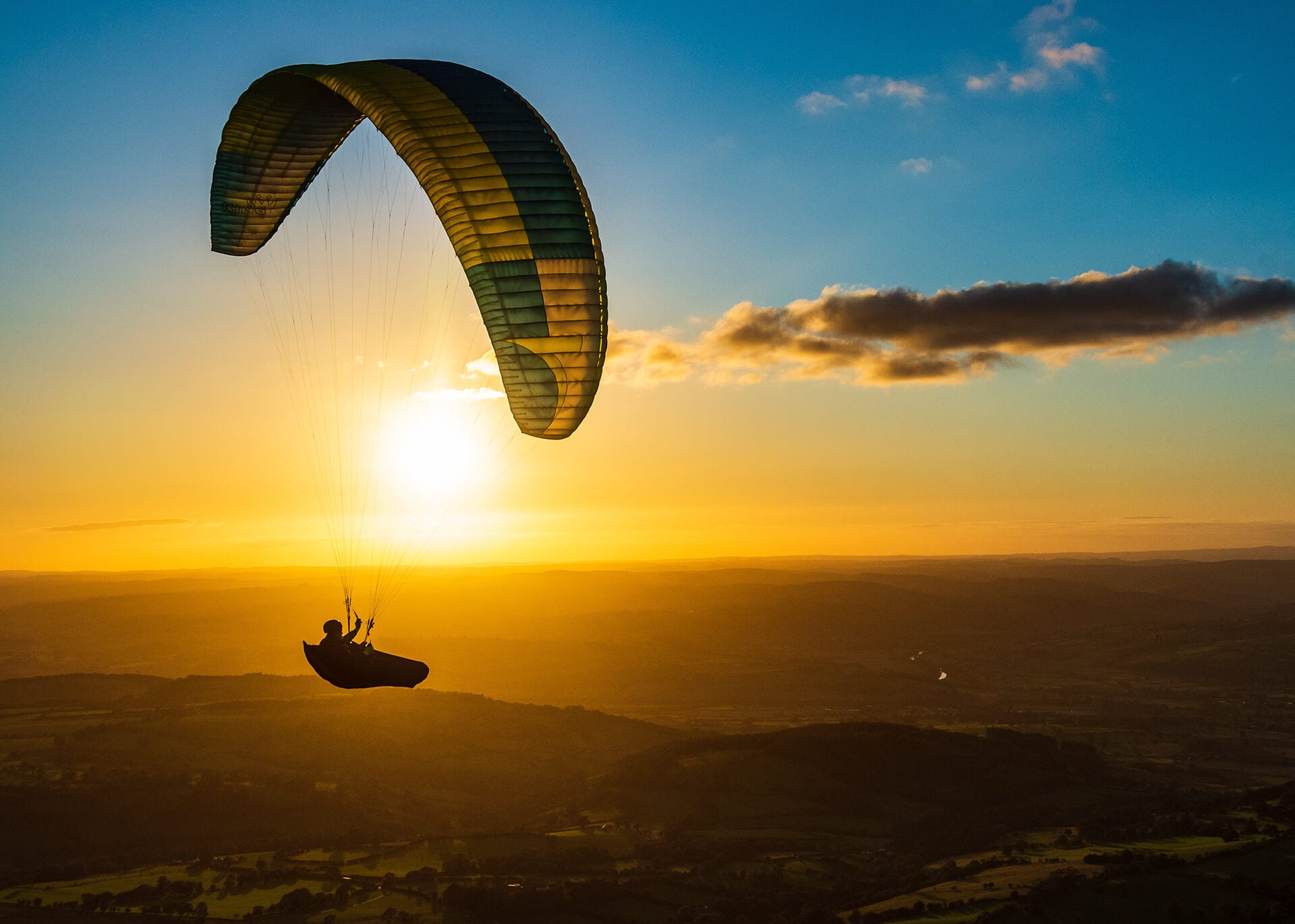 Load video: parapente paragliding